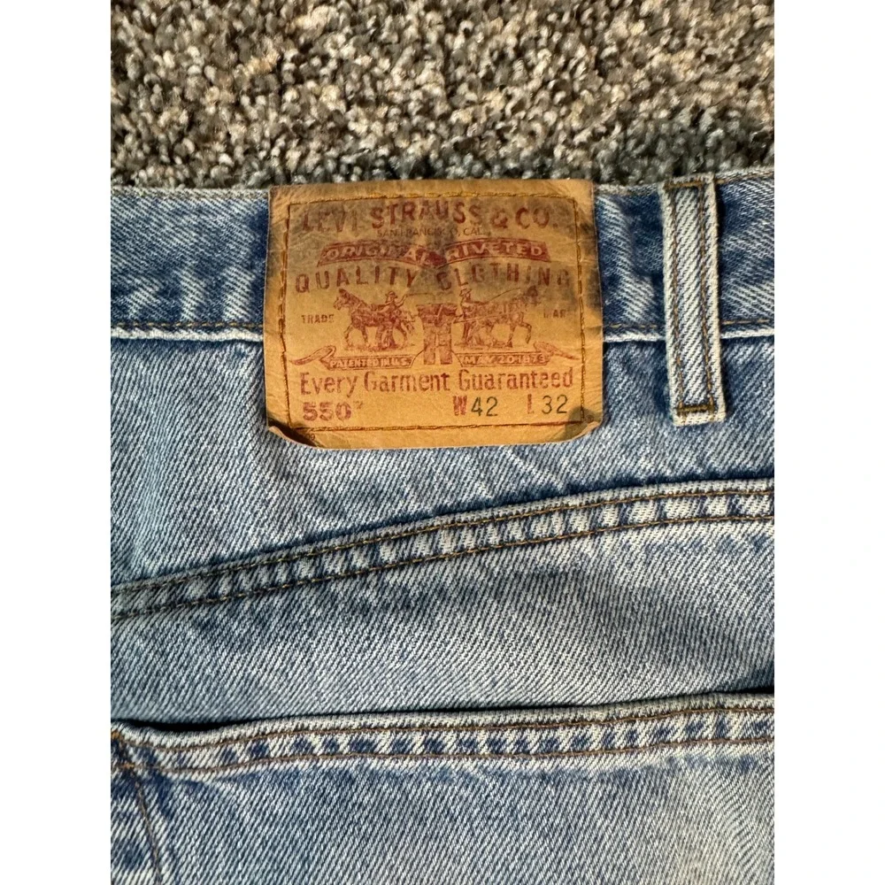 Levi's 550 Relaxed Fit Size 42x32 Light Wash Denim Blue Jeans 0301 Vintage